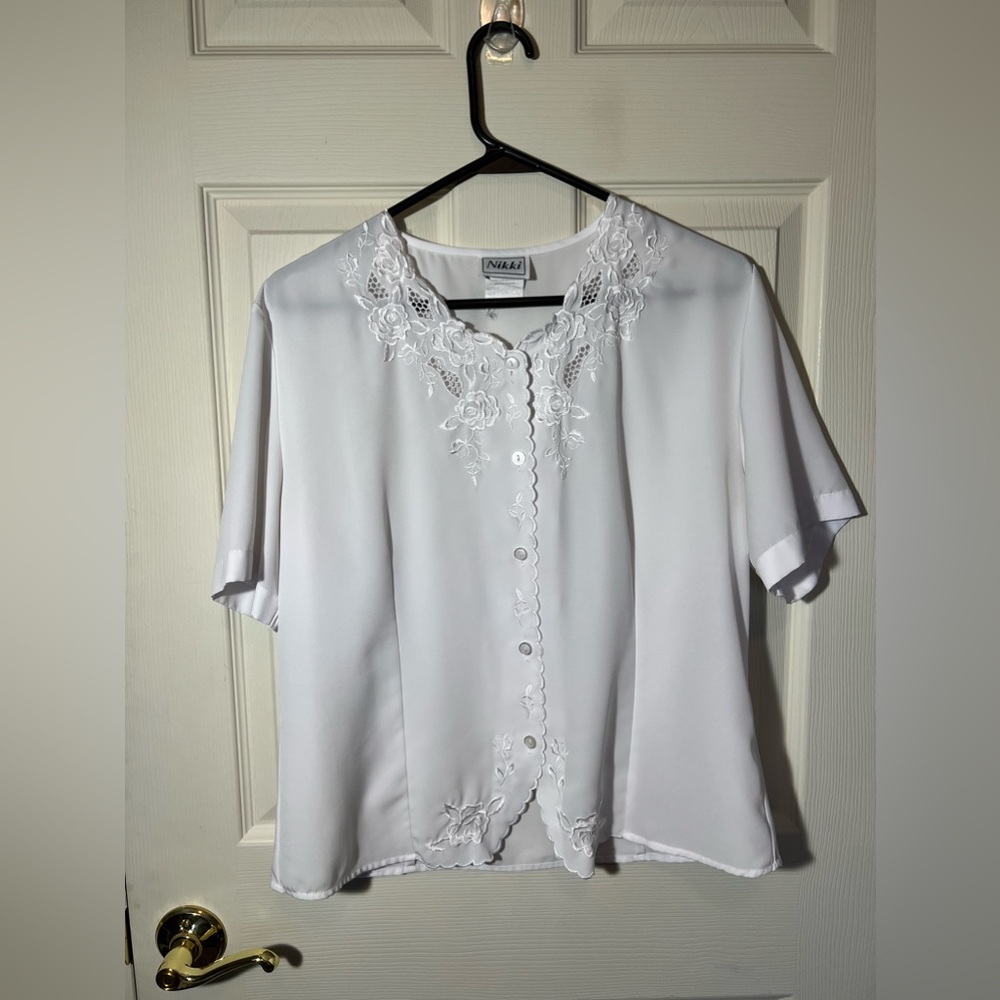 Vintage Nikki Dressy Blouse Embroidered Roses Silky Sz M Short Sleeve